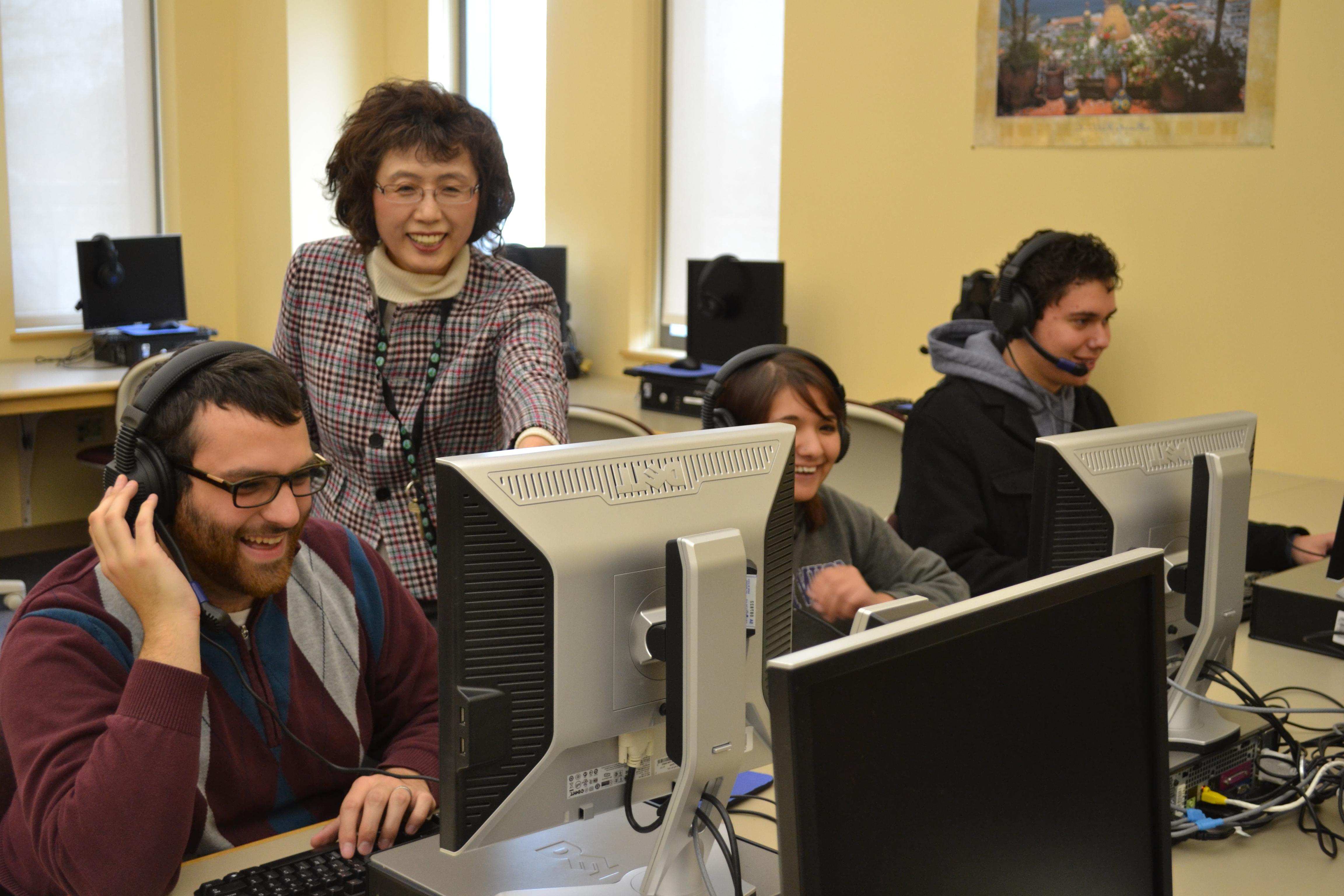 Students and professors in the foreign language lab